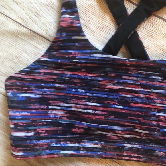 Lululemon Time To Sweat Bra Hinshu Alpine White Multi Back Keyholes - Picture 2 of 5